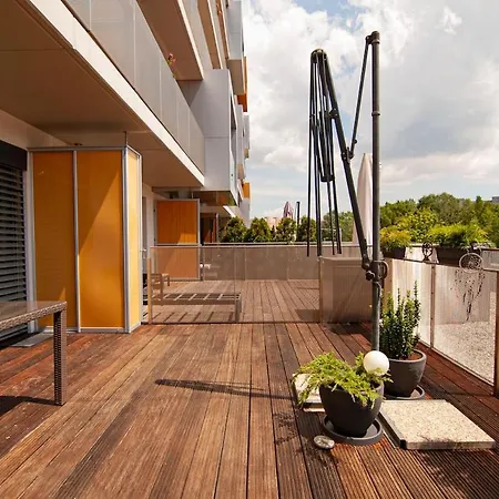 Modern & Comfy With Easy Access To Center Apartamento